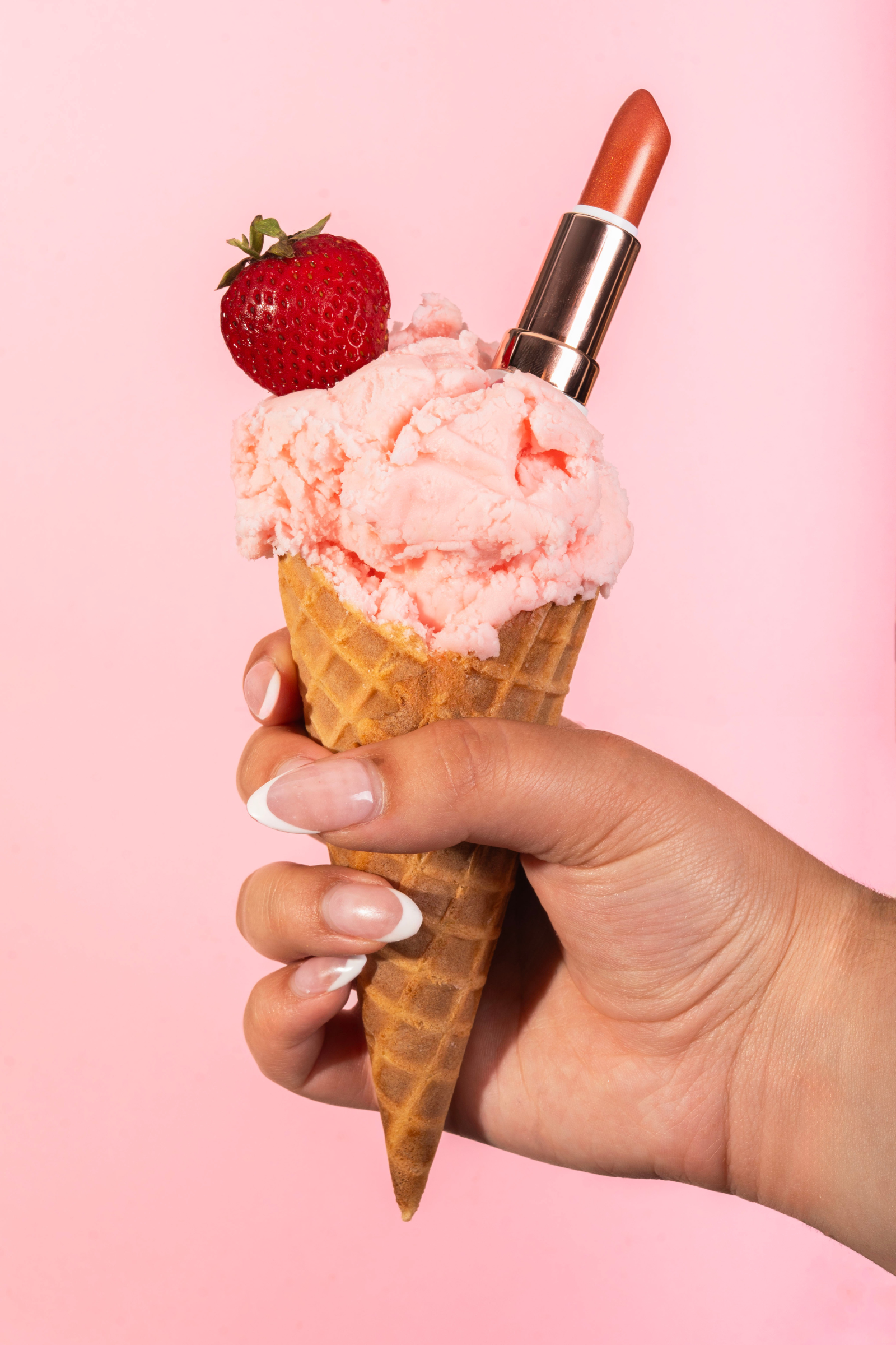 Shake It Off Strawberry Nourishing Lipstick